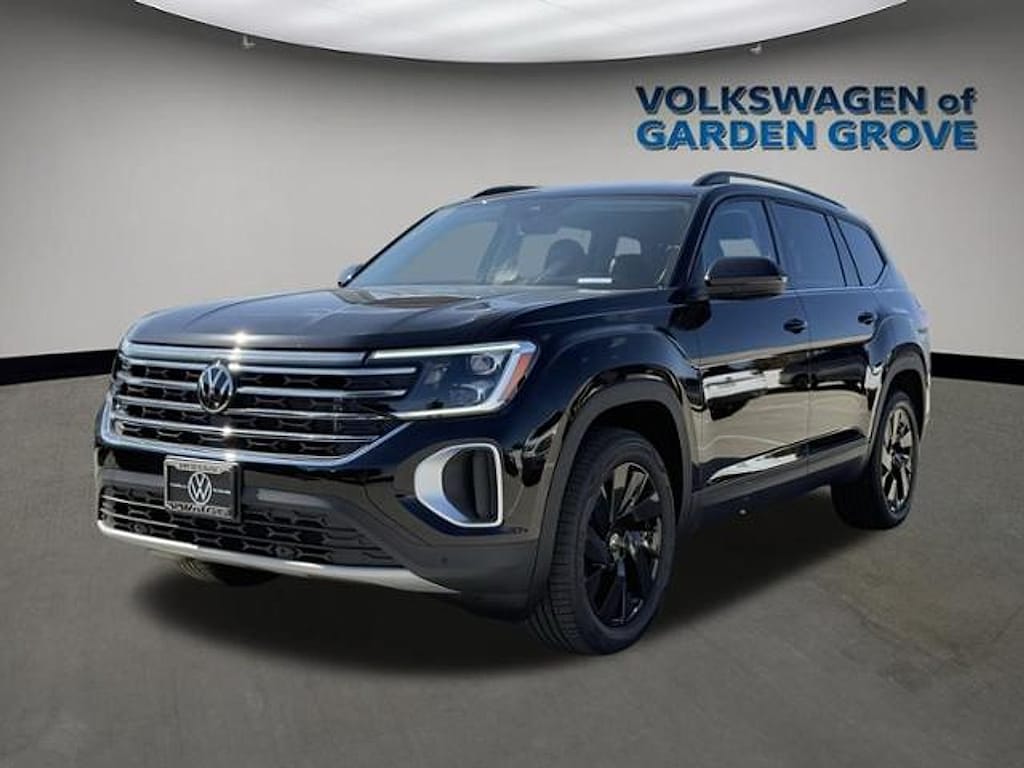 New 2026 Volkswagen Atlas SE w/Technology SUV