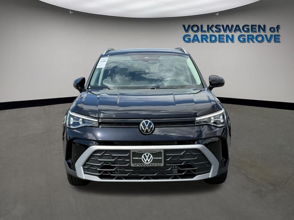 New 2026 Volkswagen Taos 1.5T SE SUV