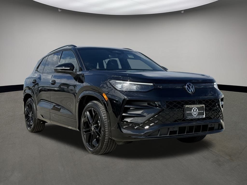 2026 Volkswagen Tiguan SE R-LINE BLACK's photo