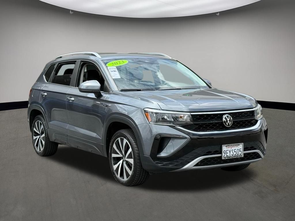 2023 Volkswagen Taos 1.5T SE's photo