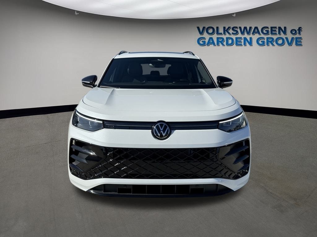 New 2026 Volkswagen Tiguan 2.0T SE R-Line Black SUV