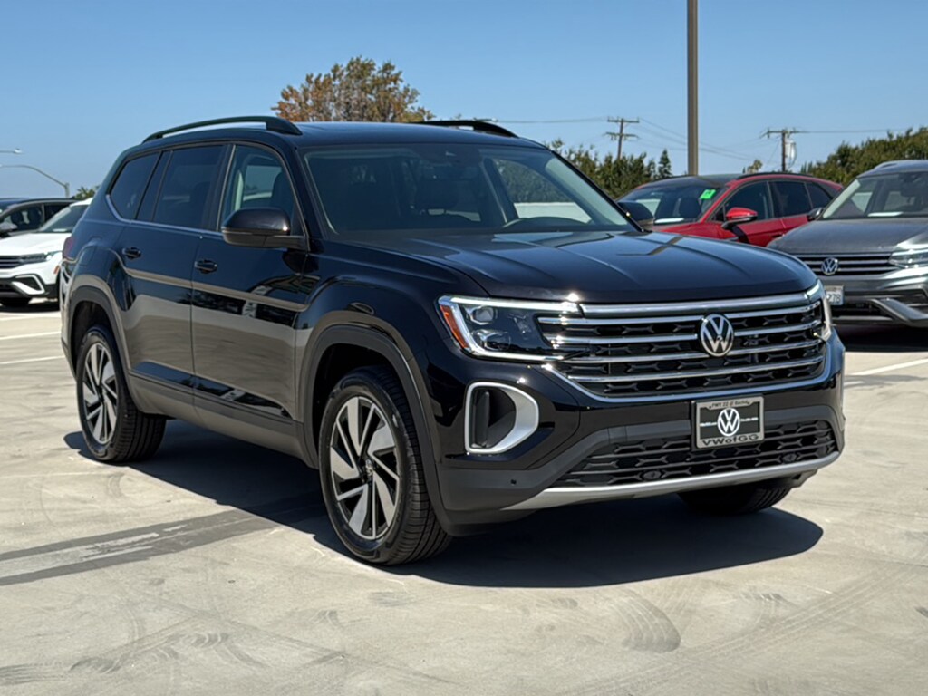 New 2026 Volkswagen Atlas SE w/Technology SUV