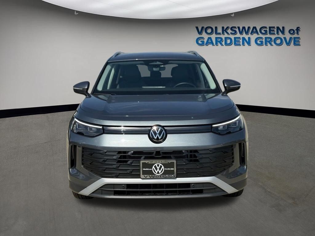 New 2026 Volkswagen Tiguan 2.0T SE SUV