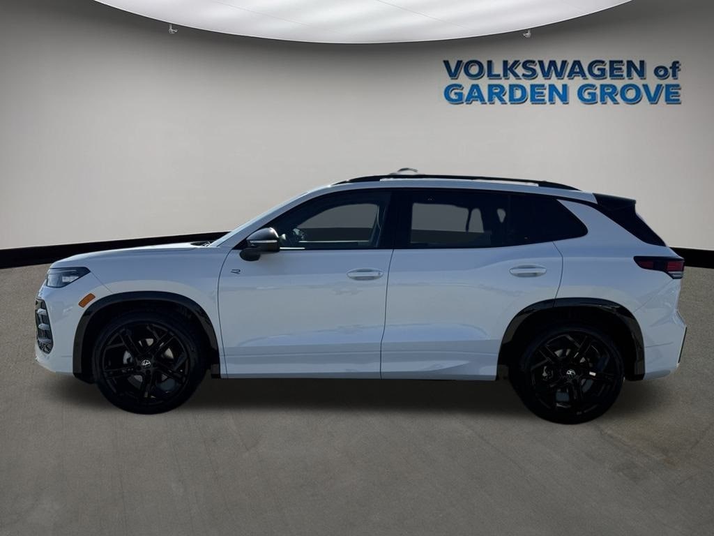 New 2026 Volkswagen Tiguan 2.0T SE R-Line Black SUV