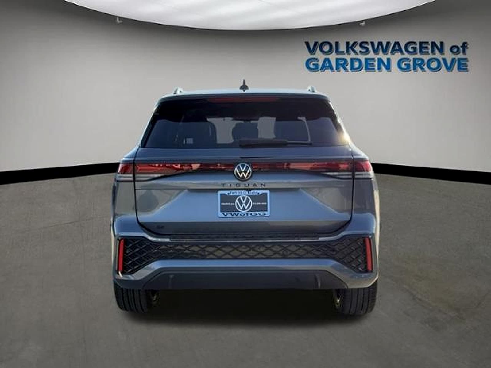2026 Volkswagen Tiguan SE R-LINE BLACK - Photo 6