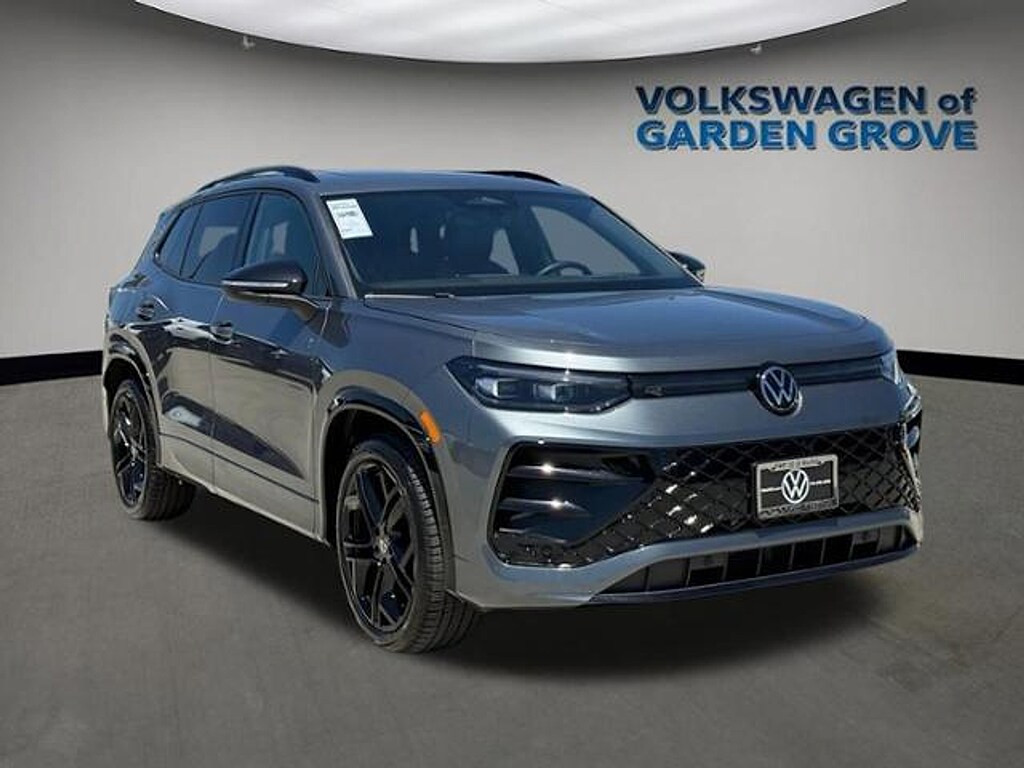 New 2026 Volkswagen Tiguan SE R-Line Black SUV