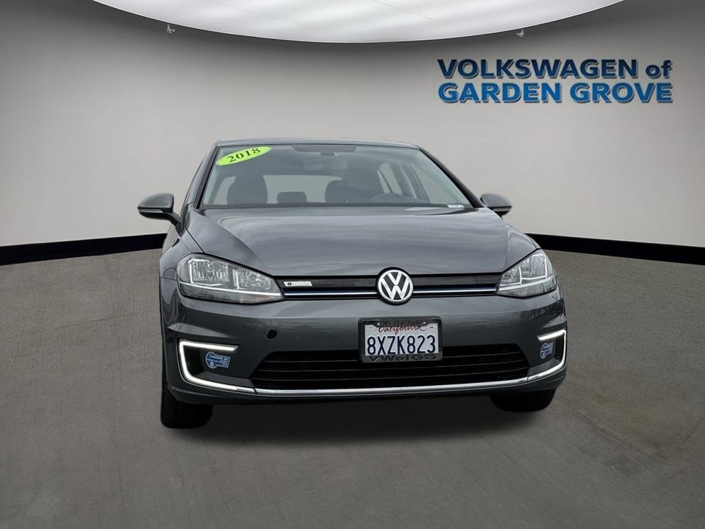 Used 2018 Volkswagen e-Golf e-Golf SE with VIN WVWKR7AU1JW907122 for sale in Garden Grove, CA