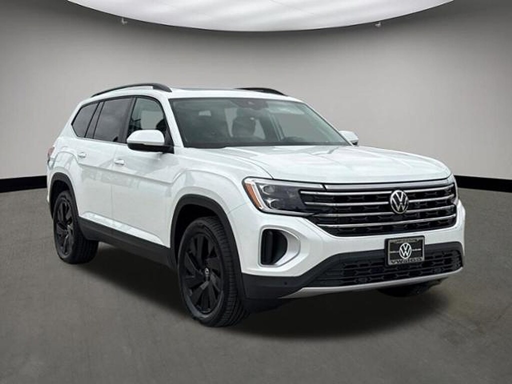 New 2026 Volkswagen Atlas SE w/Technology SUV