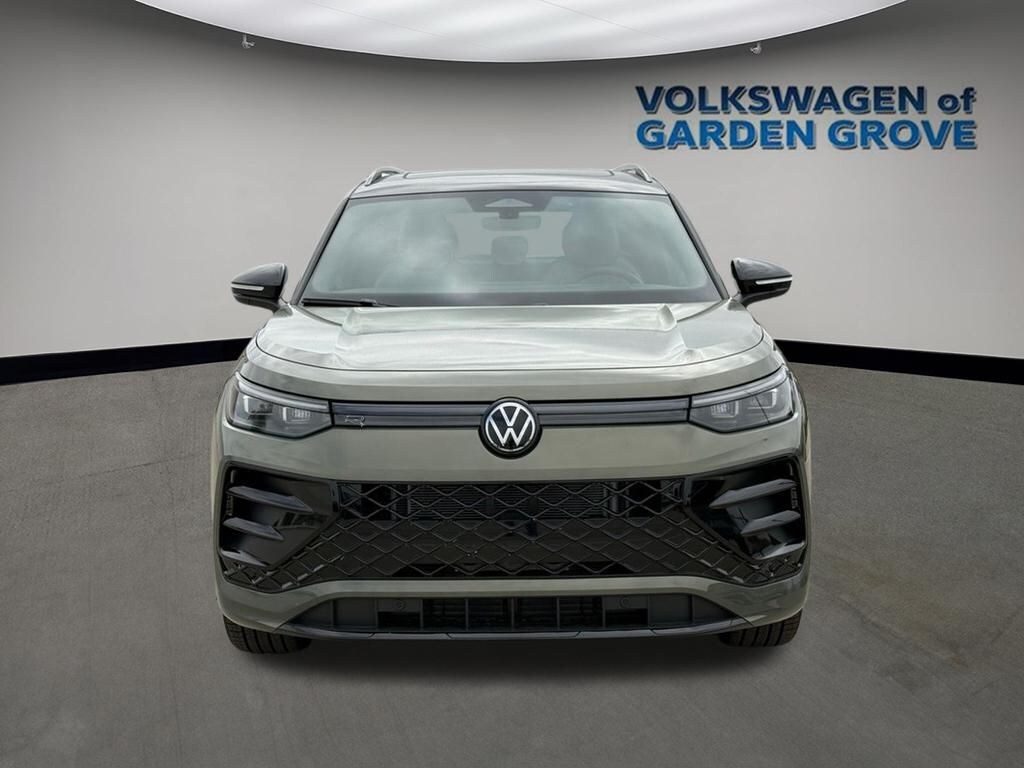New 2026 Volkswagen Tiguan 2.0T SE R-Line Black SUV