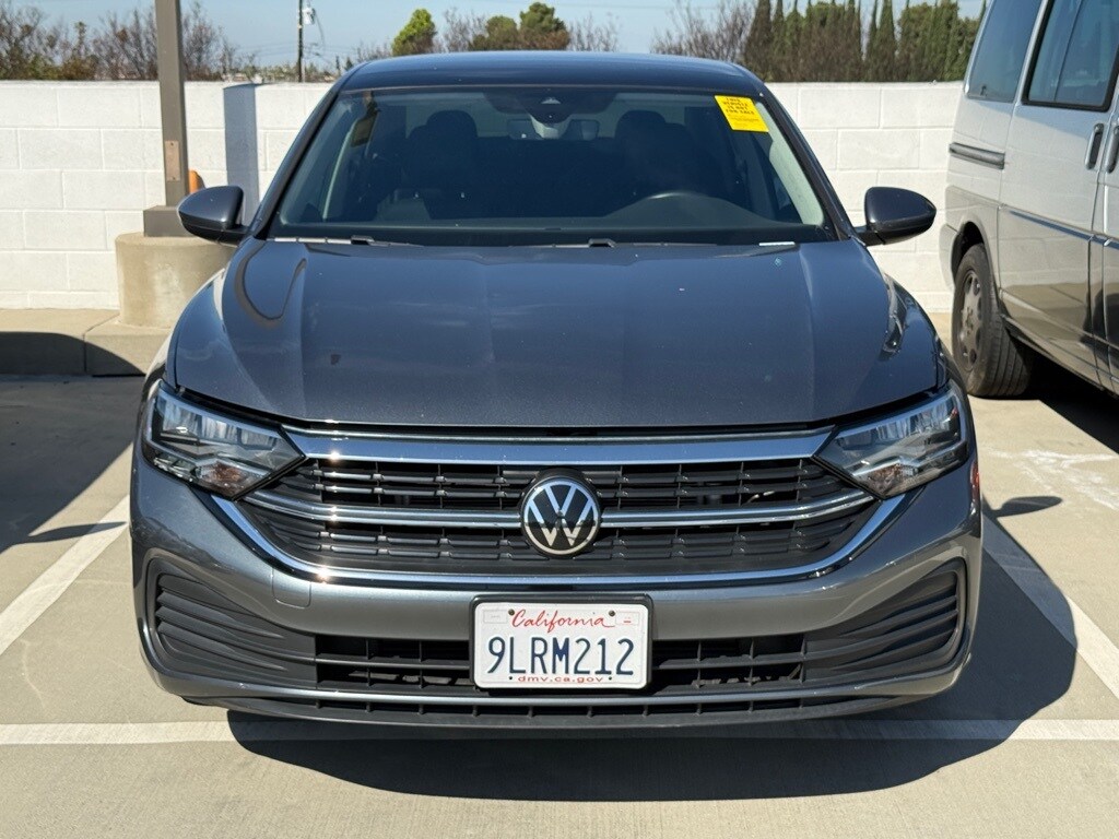Used 2024 Volkswagen Jetta 1.5T SE Sedan