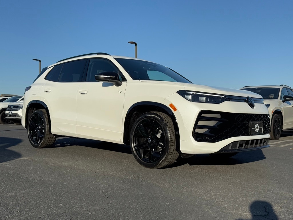 New 2026 Volkswagen Tiguan 2.0T SE SUV