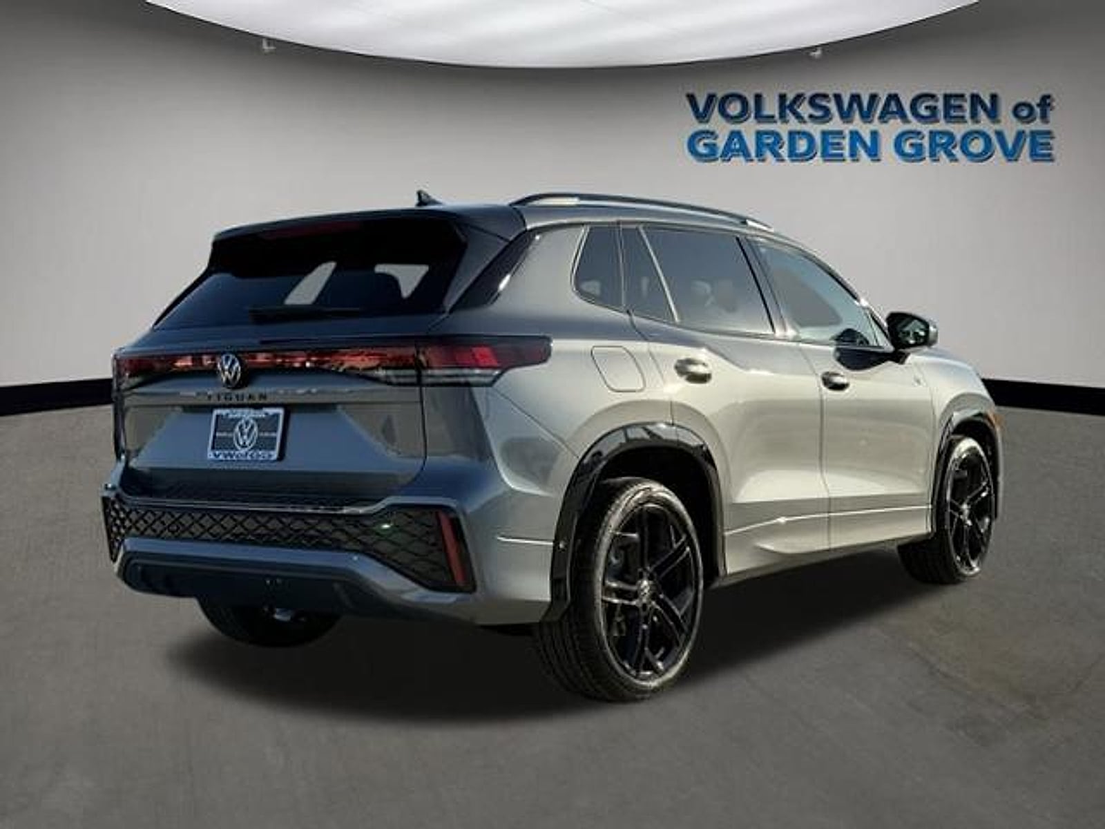 2026 Volkswagen Tiguan SE R-LINE BLACK - Photo 7