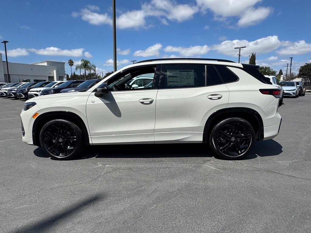 2025 Volkswagen Tiguan SE R-Line Black photo 2
