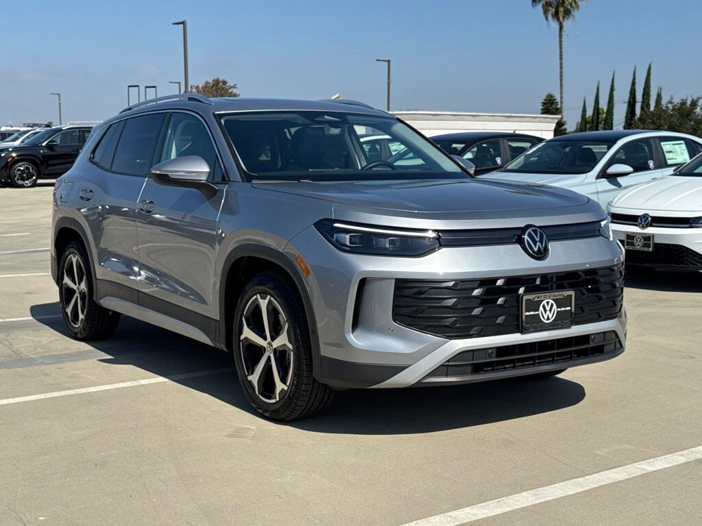 New 2026 Volkswagen Tiguan 2.0T SE SUV