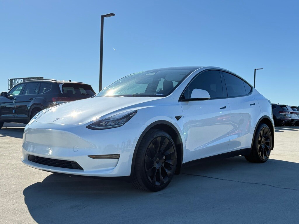 2023 Tesla Model Y Long Range photo 3