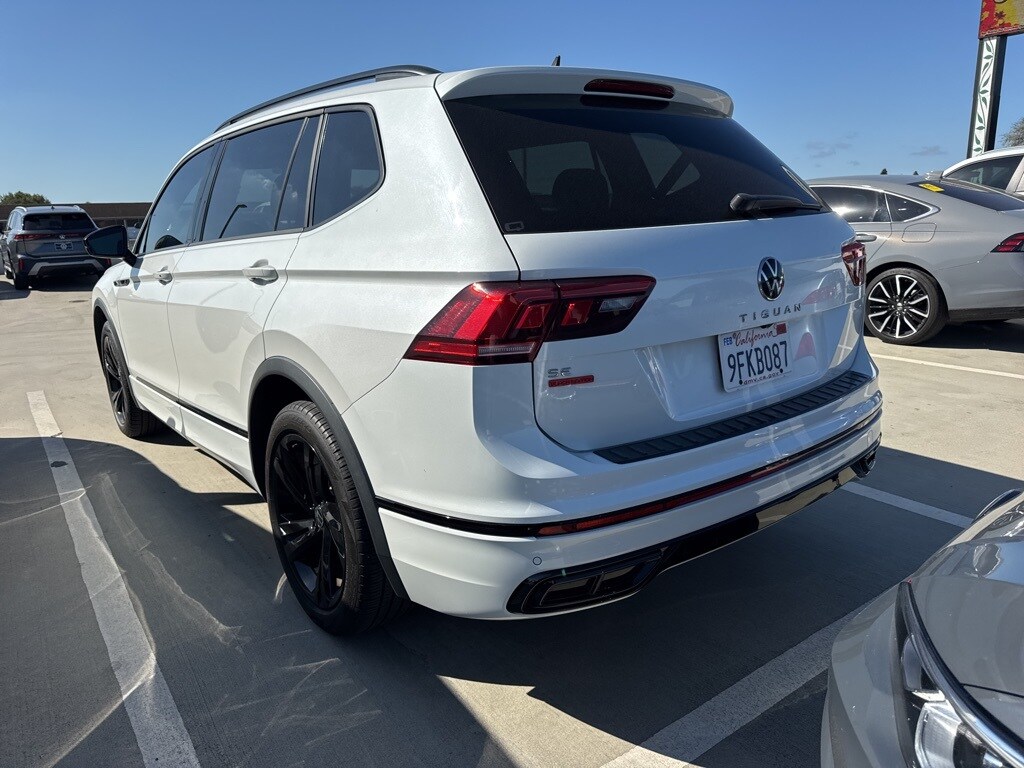 2023 Volkswagen Tiguan SE R-Line Black photo 4
