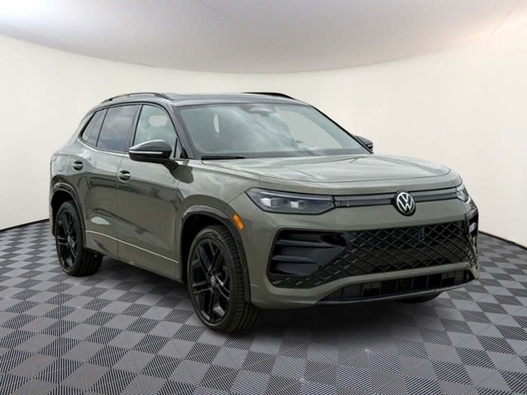 New 2026 Volkswagen Tiguan SE R-Line Black SUV