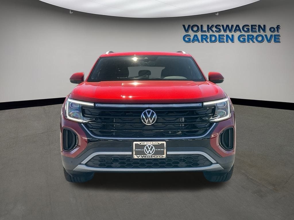 New 2024 Volkswagen Atlas Cross Sport 2.0T SE w/Technology SUV