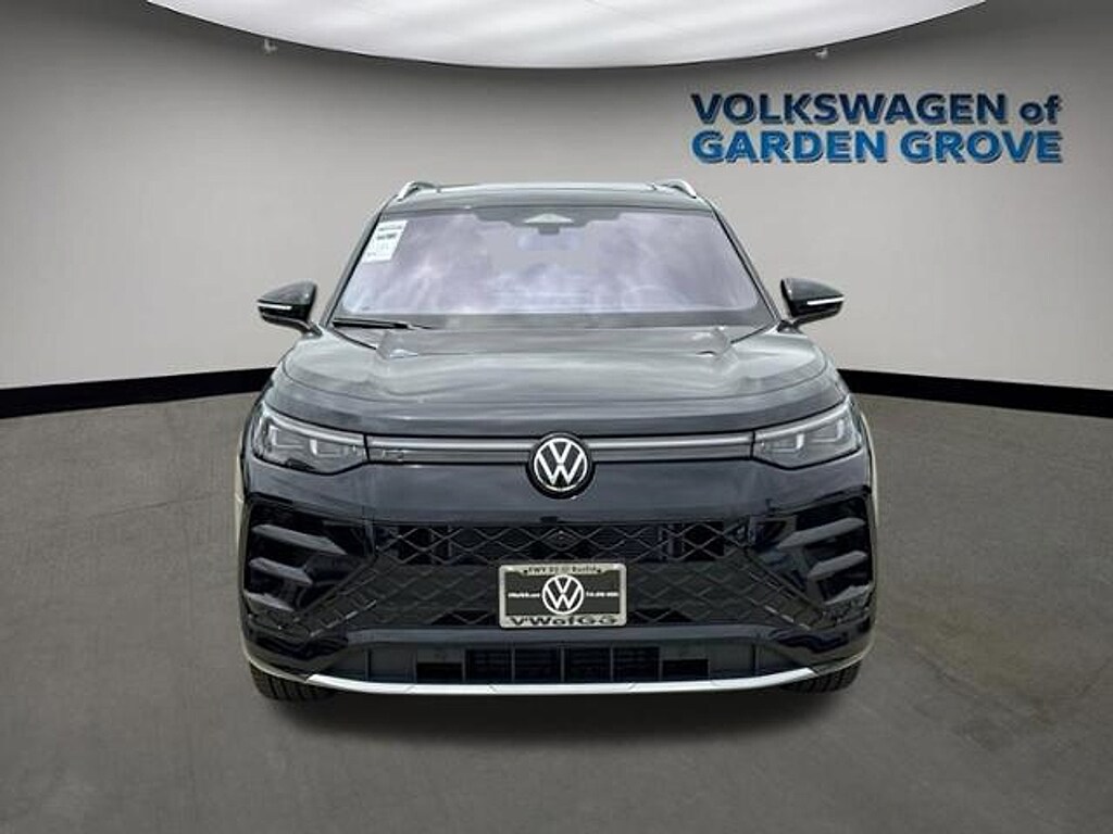 New 2026 Volkswagen Tiguan 2.0T SEL R-Line Turbo SUV