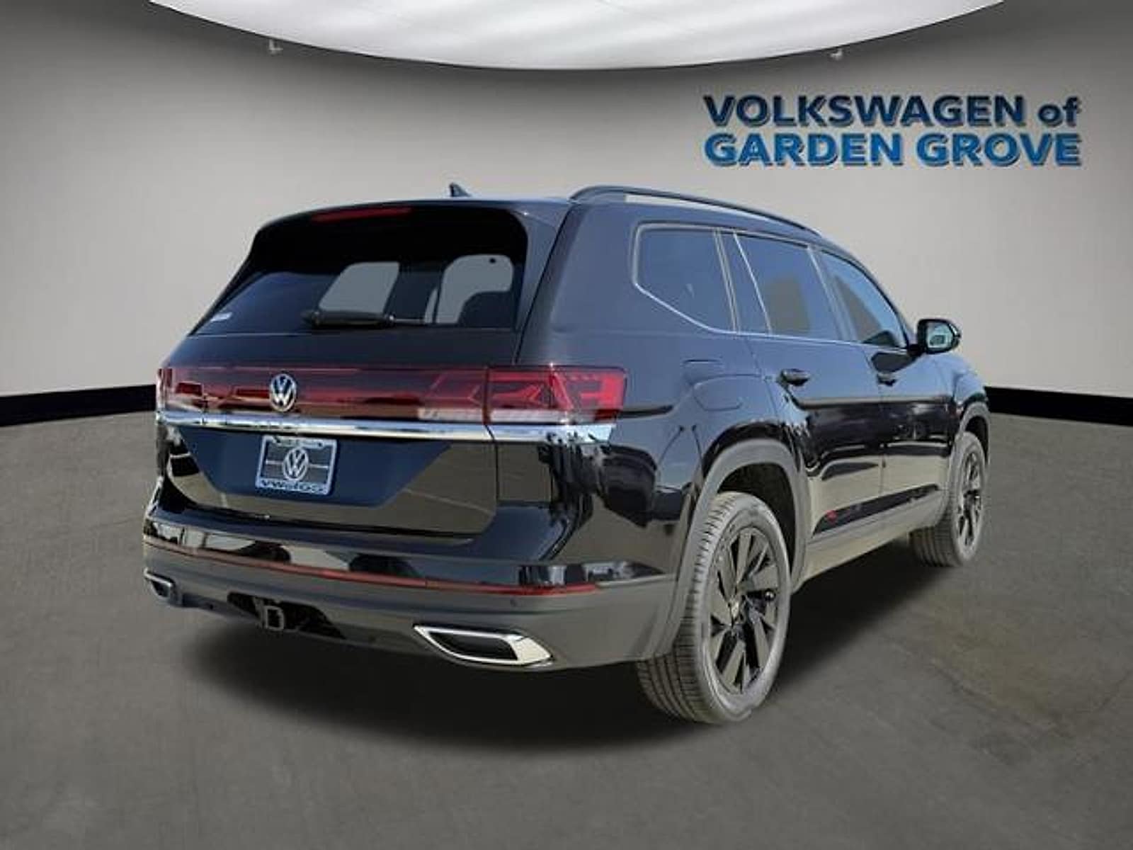 2026 Volkswagen Atlas SE w/Tech - Photo 7