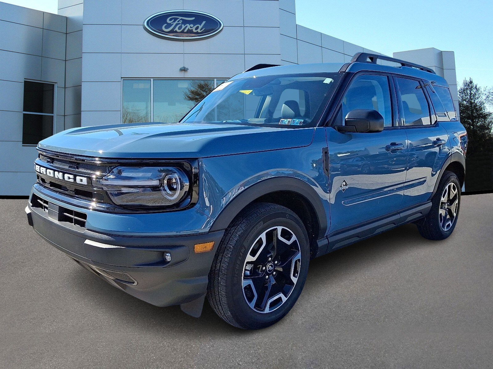 2023 Ford Bronco Sport Outer Banks photo 3
