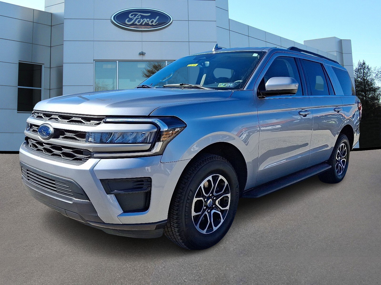 2024 Ford Expedition XLT photo 3