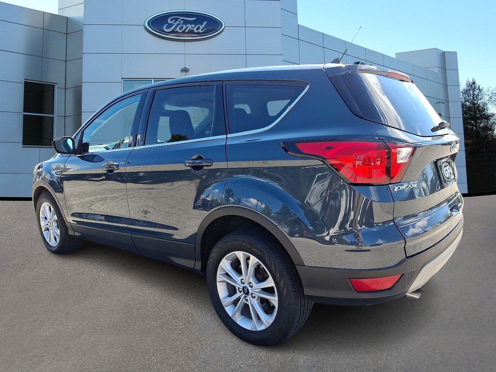 2019 Ford Escape SE photo 3