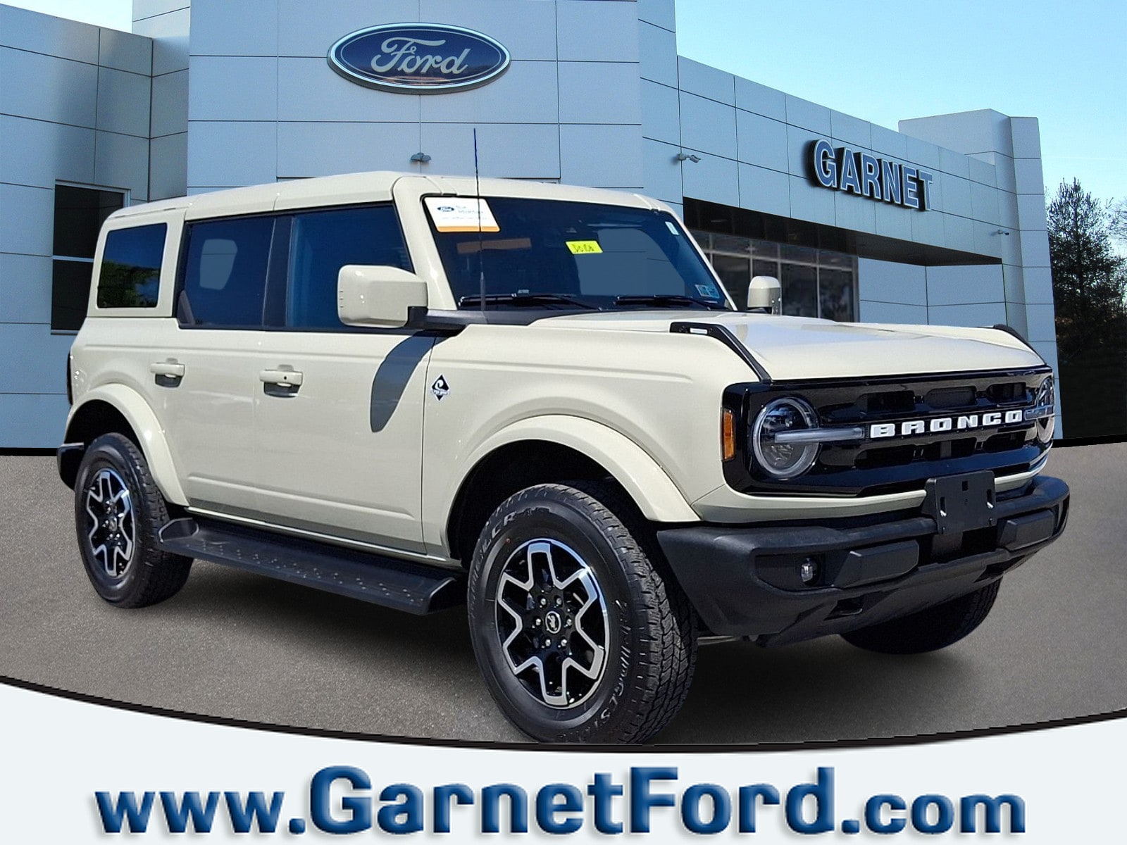 2025 Ford Bronco Outer Banks 4x4's photo