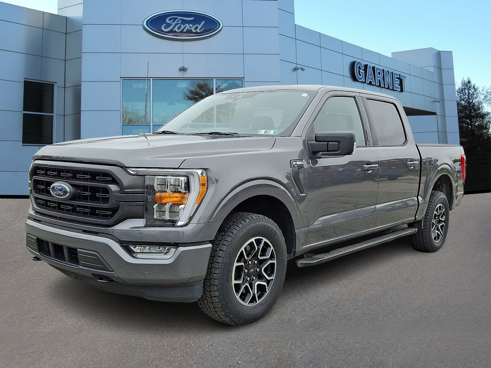 2021 Ford F-150 XLT photo 2