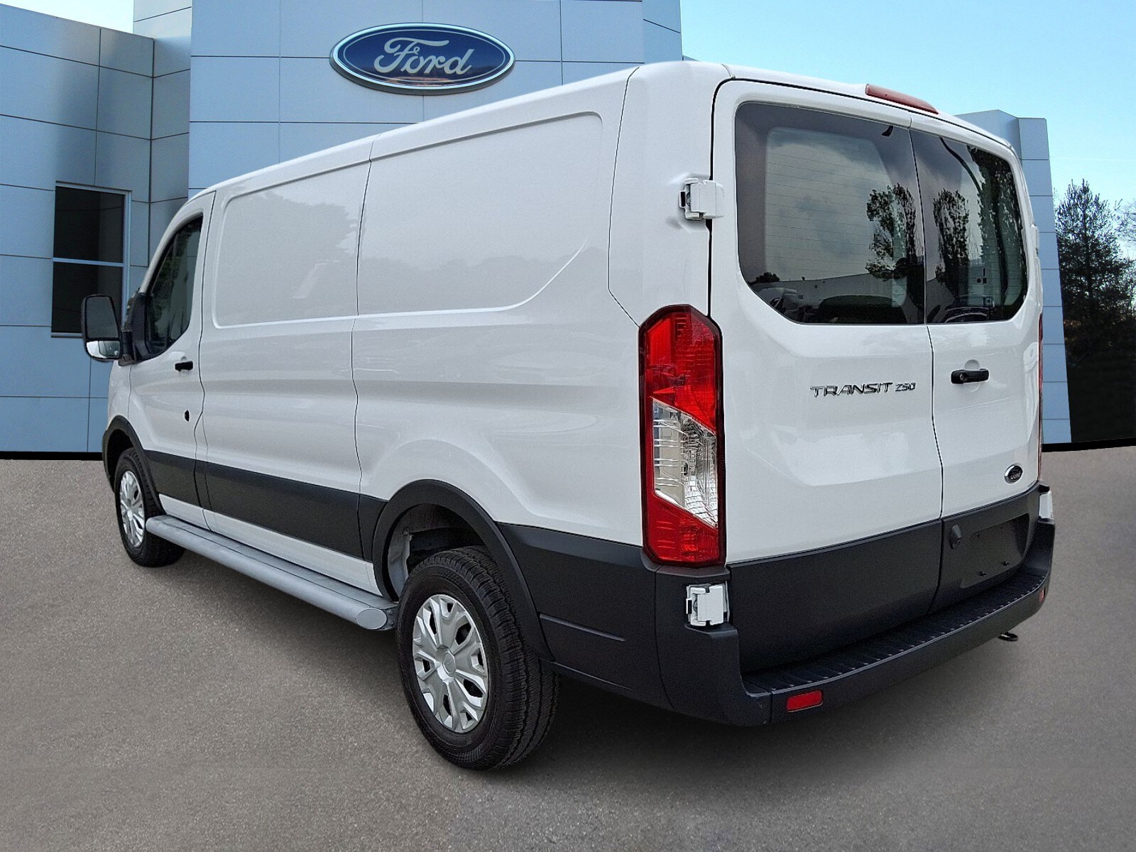 2023 Ford Transit photo 2