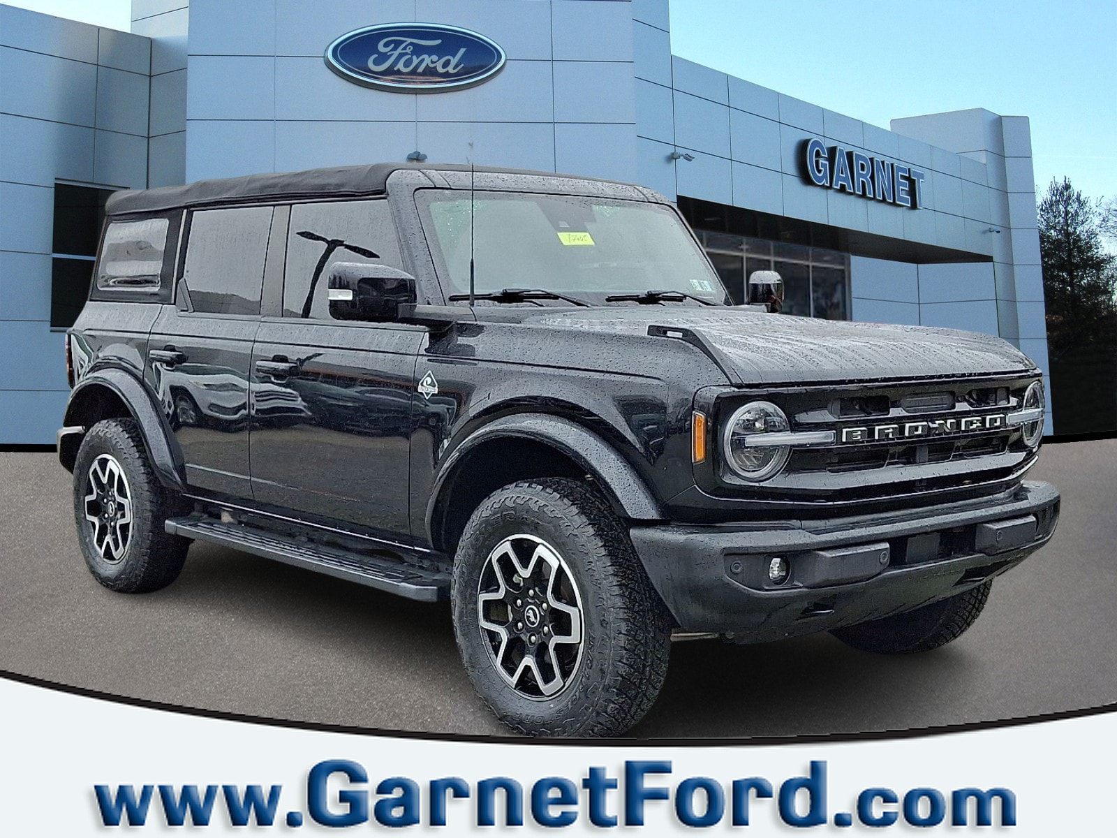 2022 Ford Bronco 4-Door Outer Banks's photo