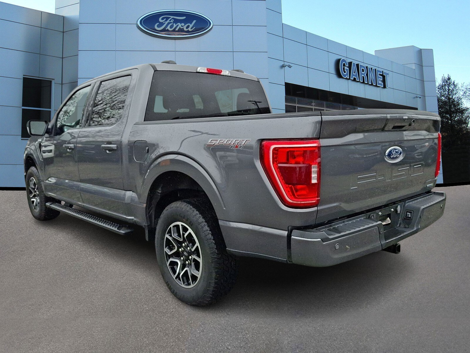 2023 Ford F-150 XLT photo 2