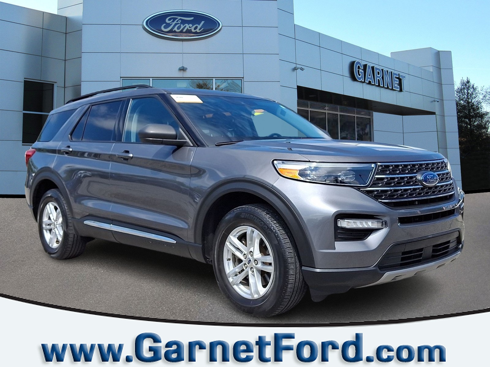 2023 Ford Explorer XLT 4WD's photo