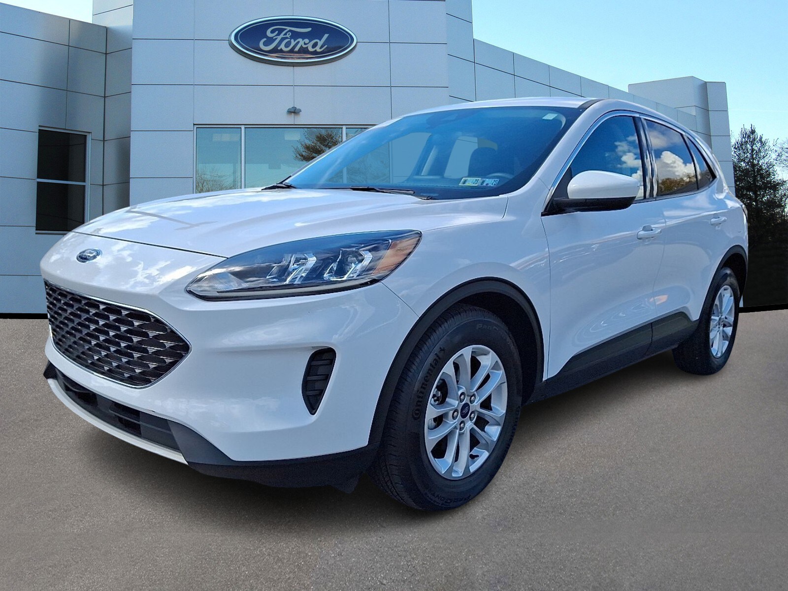 2020 Ford Escape SE photo 3