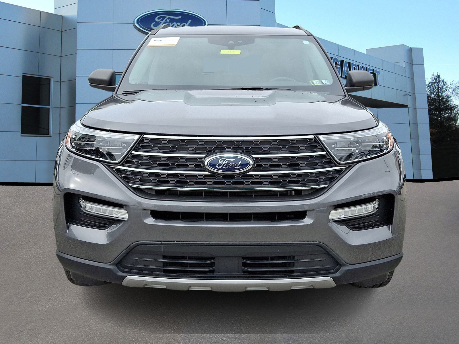 2023 Ford Explorer XLT photo 2