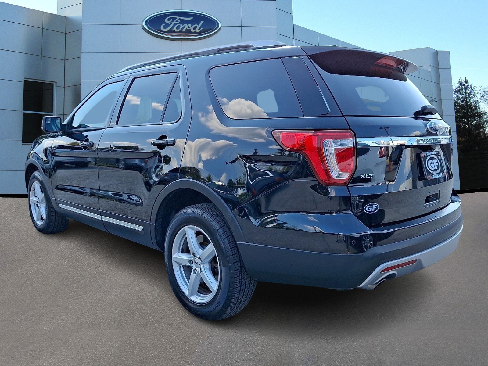 2016 Ford Explorer XLT photo 4