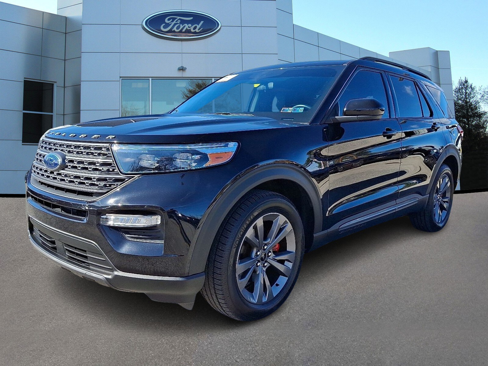 2021 Ford Explorer XLT photo 2