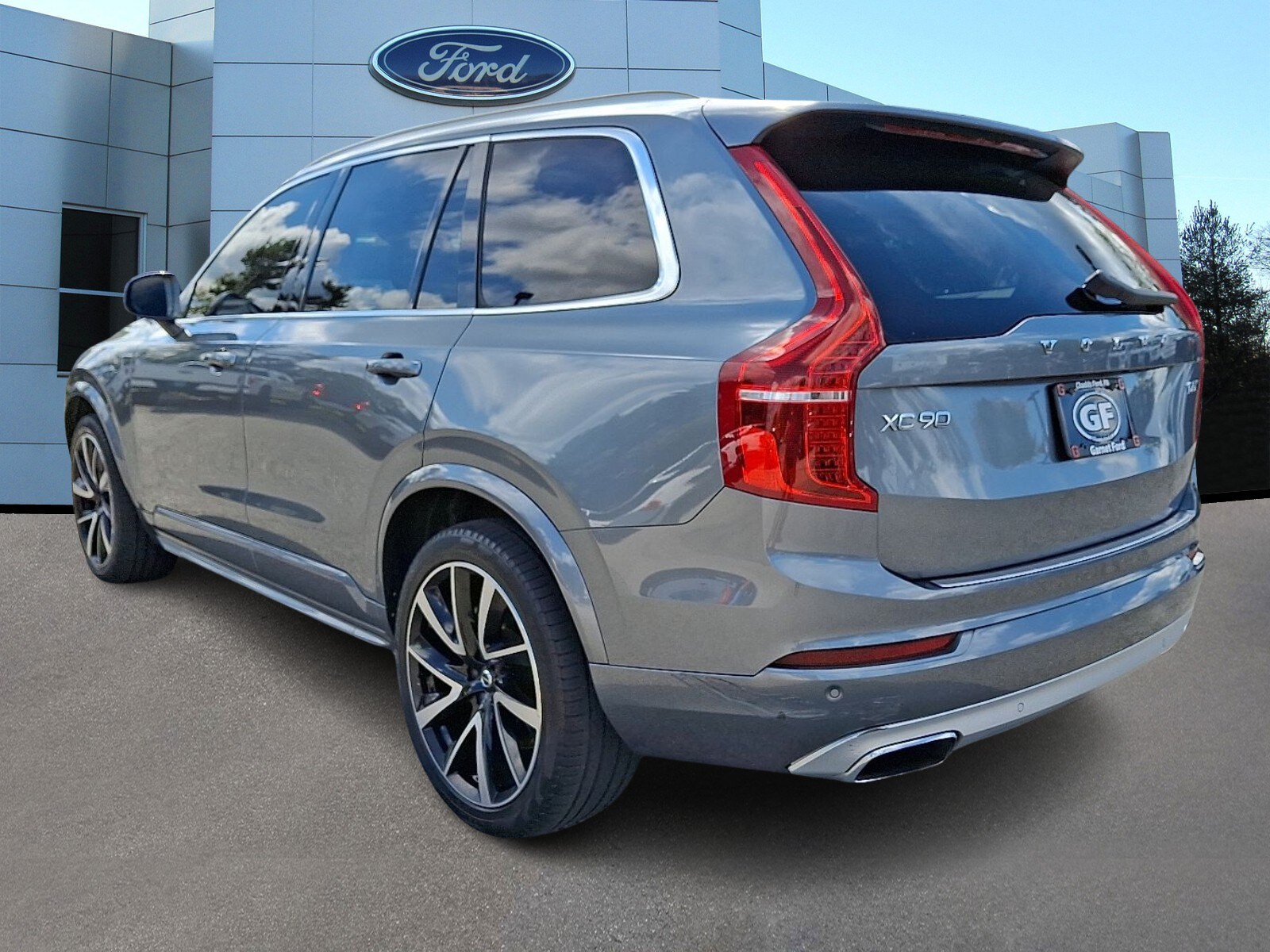 2020 Volvo XC90 T6 Momentum photo 4