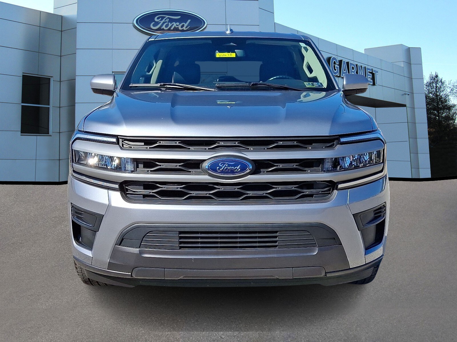 2024 Ford Expedition XLT photo 2