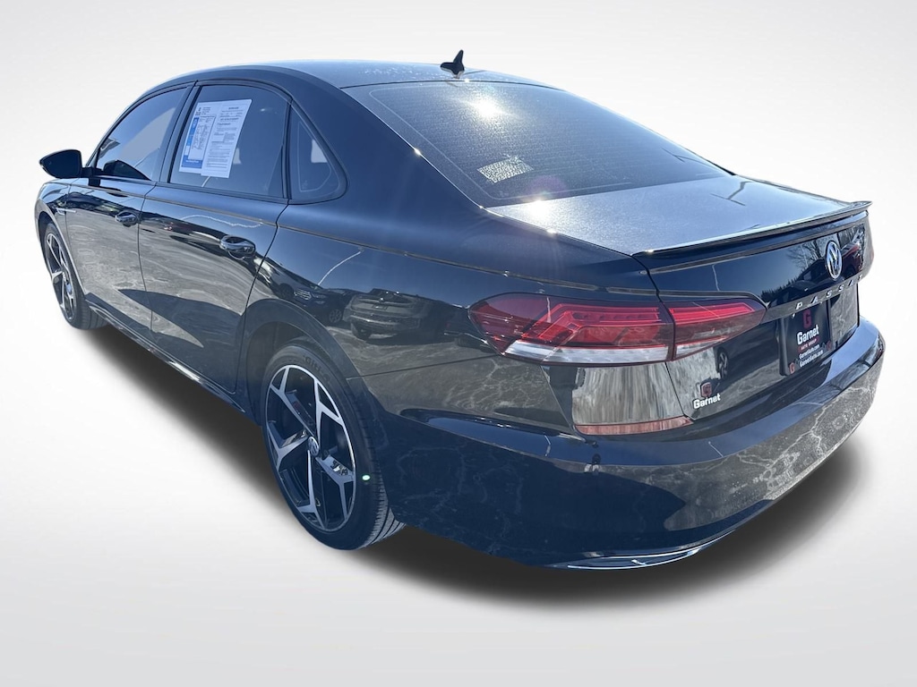 Used 2022 Volkswagen Passat 2.0T R-Line Sedan