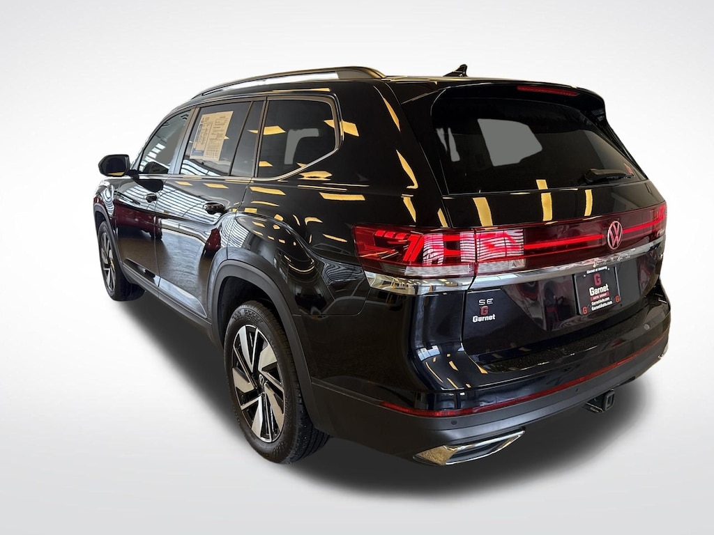 Used 2025 Volkswagen Atlas 2.0T SE w/Technology SUV