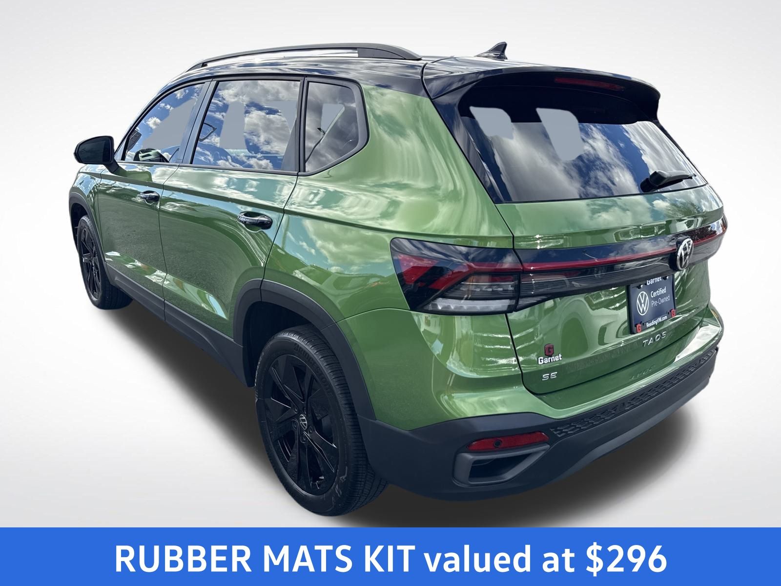 2025 Volkswagen Taos SE photo 3