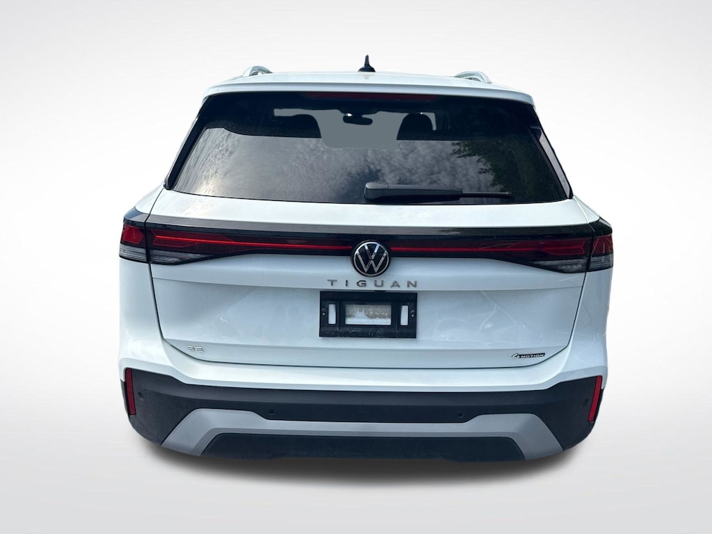 Certified 2025 Volkswagen Tiguan 2.0T SE SUV