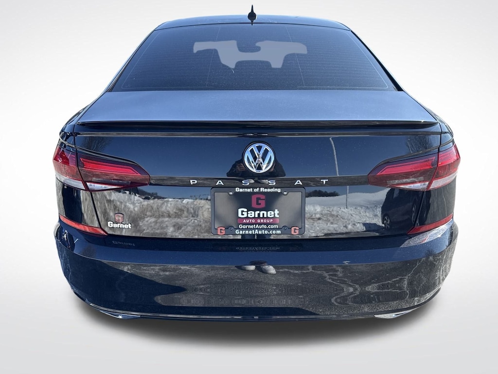 Used 2022 Volkswagen Passat 2.0T R-Line Sedan