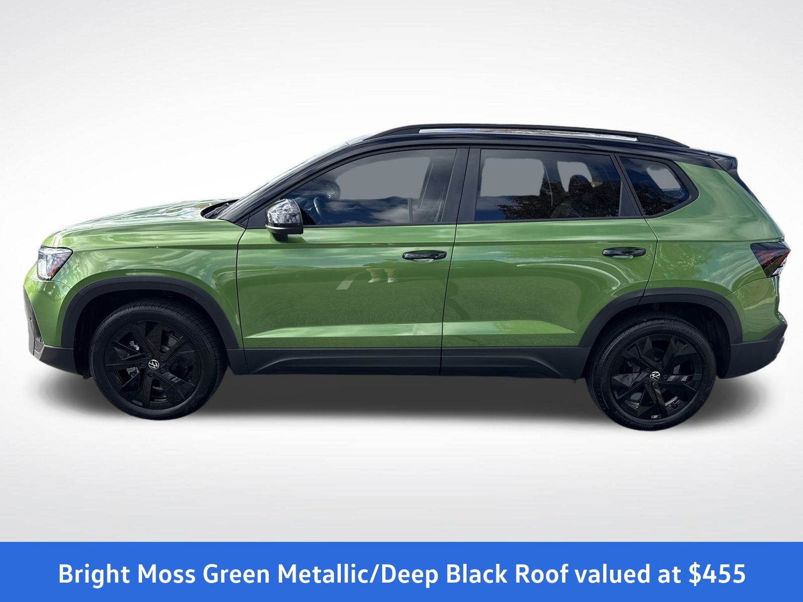 2025 Volkswagen Taos SE photo 2