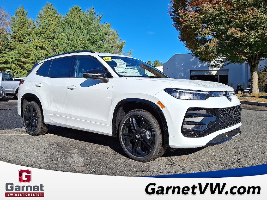 New 2025 Volkswagen Tiguan 2.0T SE R-Line Black SUV