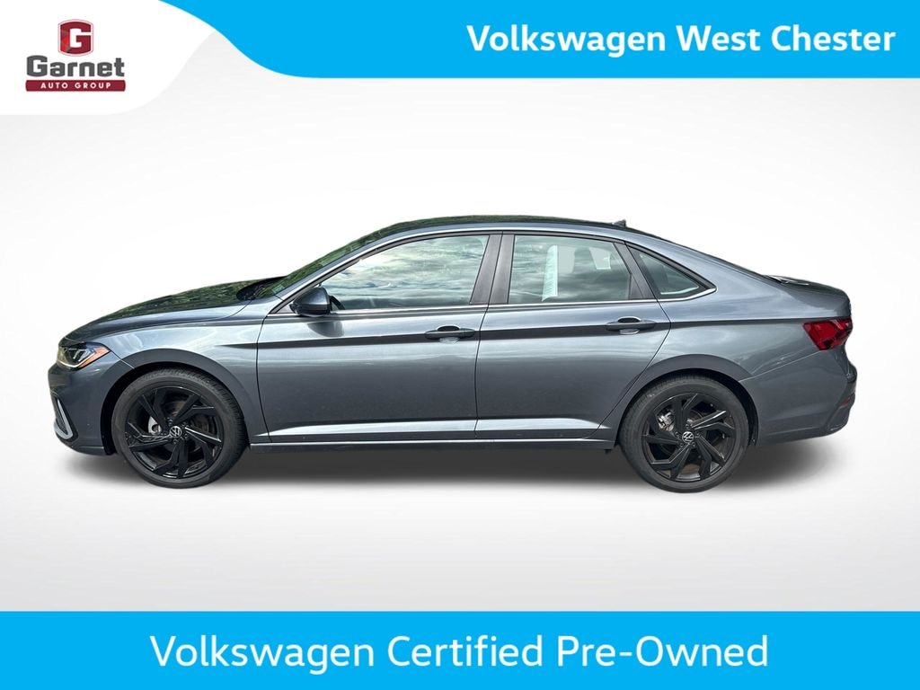 Certified 2025 Volkswagen Jetta 1.5T SE Sedan