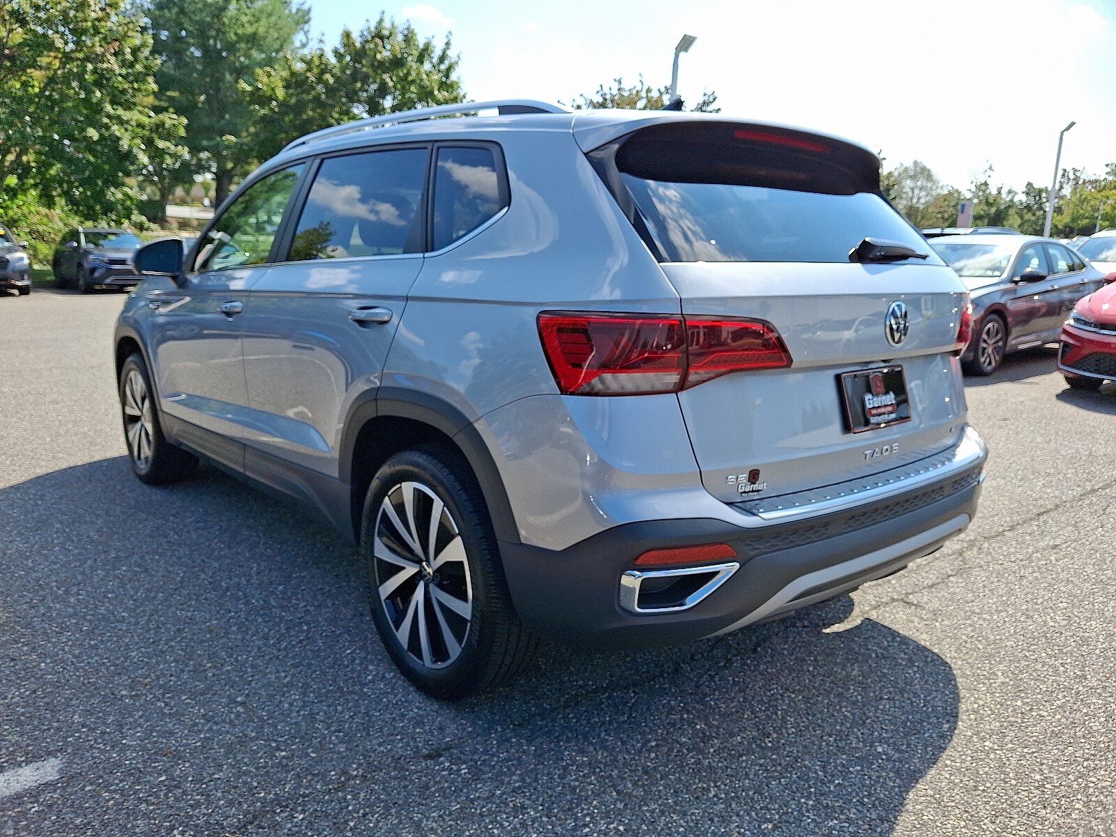 2022 Volkswagen Taos SE photo 3