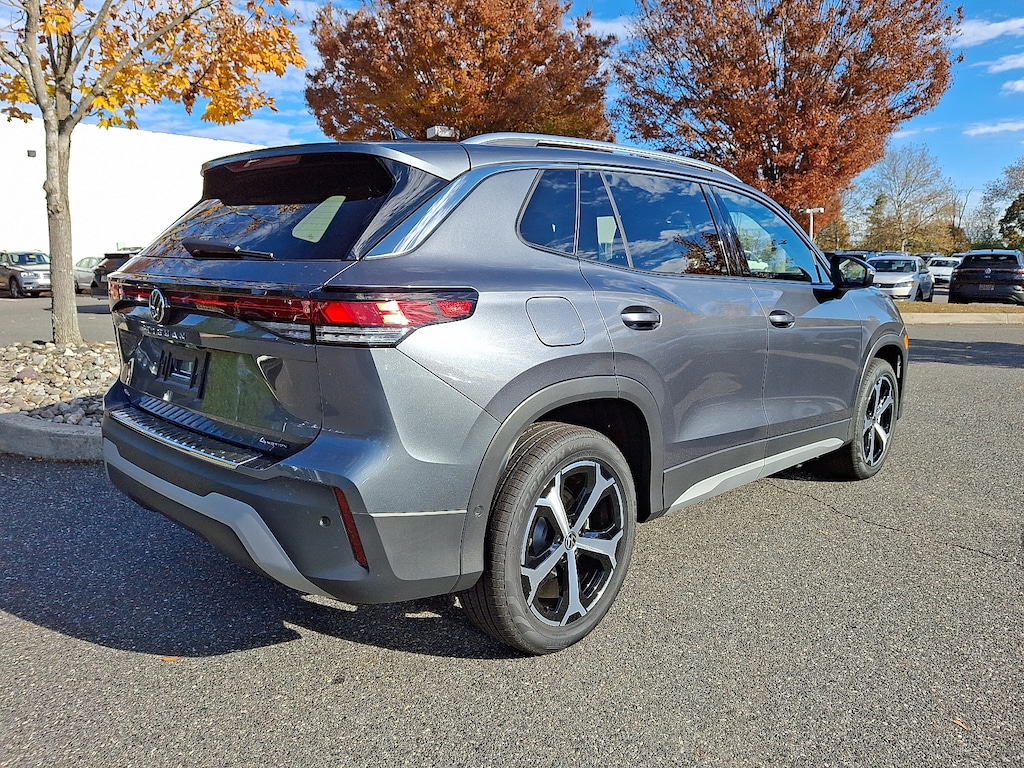 New 2026 Volkswagen Tiguan SE SUV