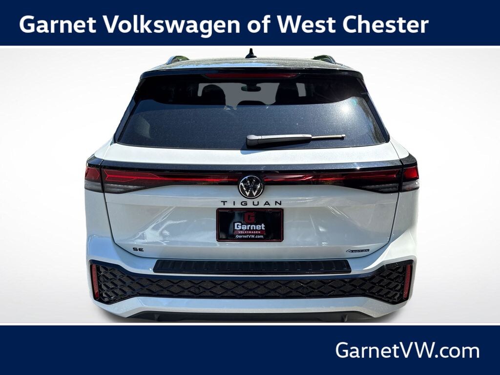 New 2026 Volkswagen Tiguan 2.0T SE R-Line Black SUV